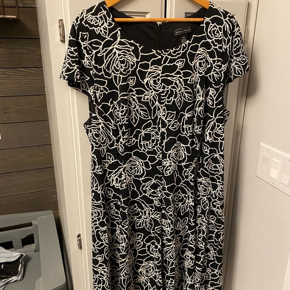 Black and white size 22 Jessica Howard Dress - Picture 1 of 2